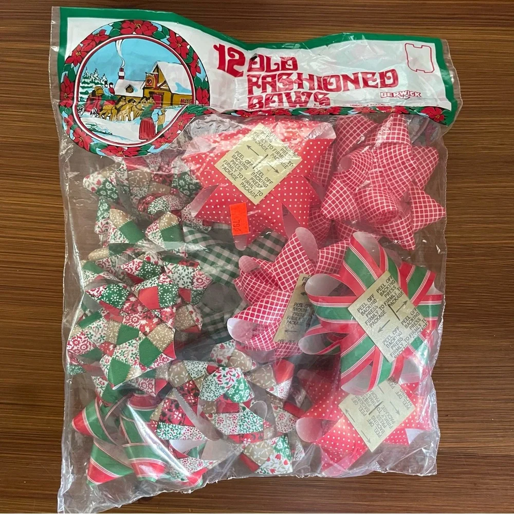 Vintage Berwick Old Fashioned Self-Stick Holiday Bows / Christmas Bows - 12 Bows - Picture 2 of 9